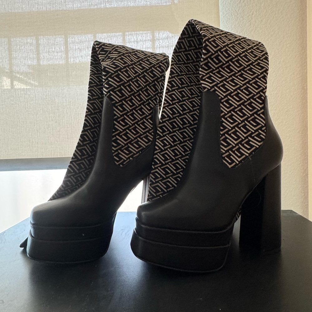 New miss lola sock heels platform - Picture 3 of 3